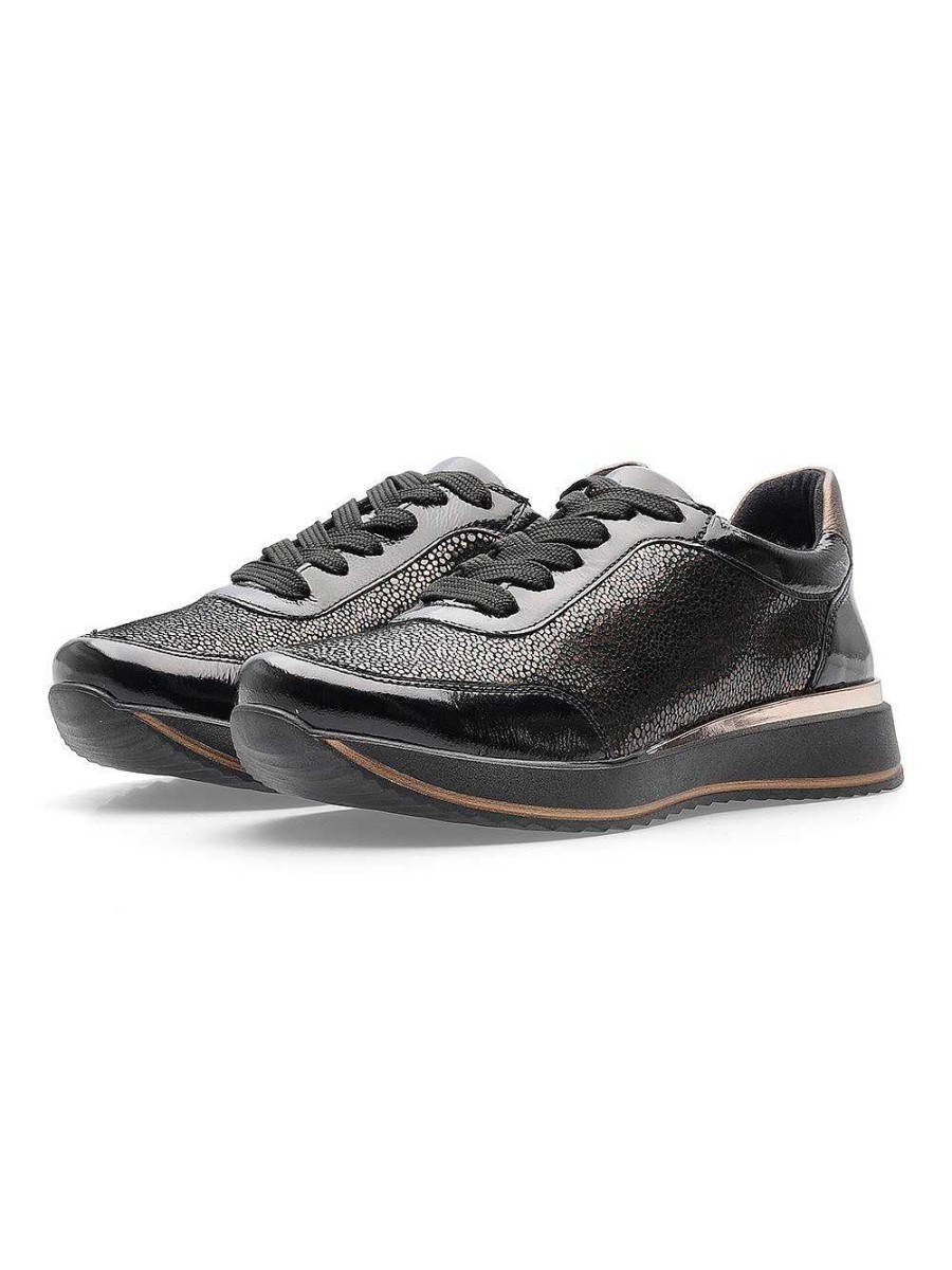 ara Schnurer | Las Vegas Sneakers Black