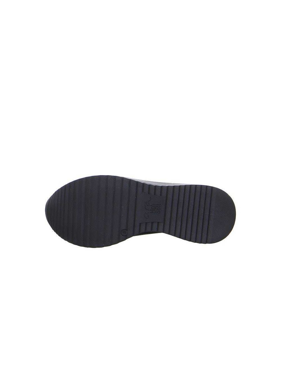 ara Schnurer | Las Vegas Sneakers Black