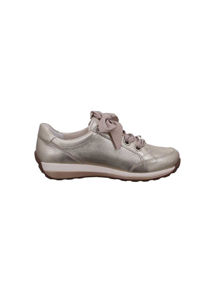 ara Schnurer | Sneaker Osaka Platinum